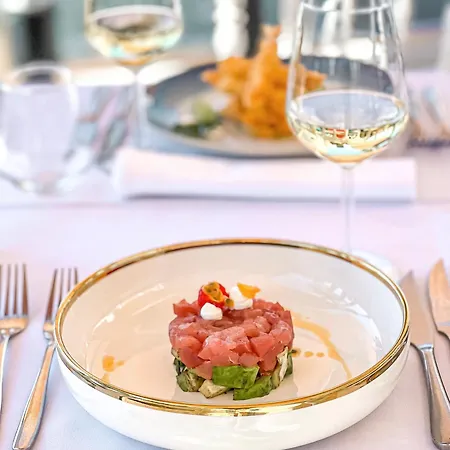 Fafa Aqua Blue Hotel